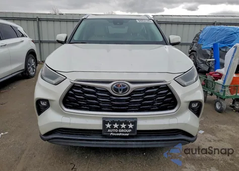2021 Toyota Highlander Xle z USA, uszkodzony, nr VIN 5TDGZRBH2MS129209